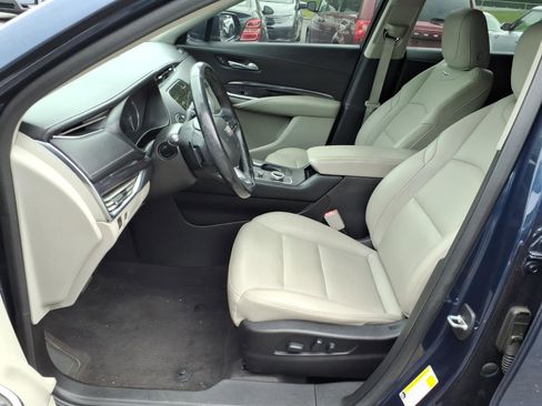 Used 2019 Cadillac XT4 Luxury FWD image 4