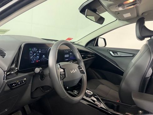 Used 2025 Kia Niro Wind FWD image 23