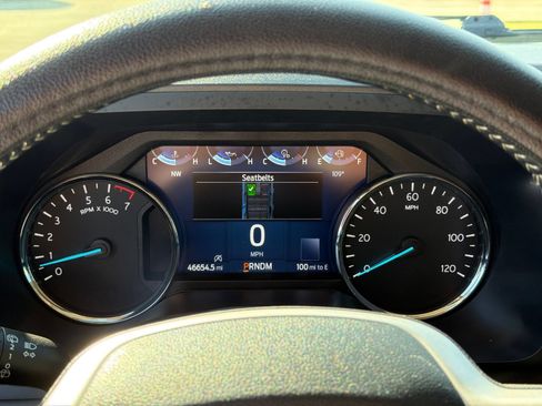Used 2024 Ford Expedition XLT RWD image 27