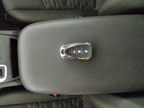 Used 2020 Chevrolet Equinox LT FWD image 32