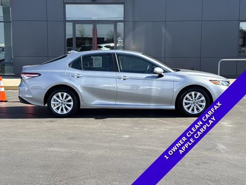 Used 2020 Toyota Camry LE image 2
