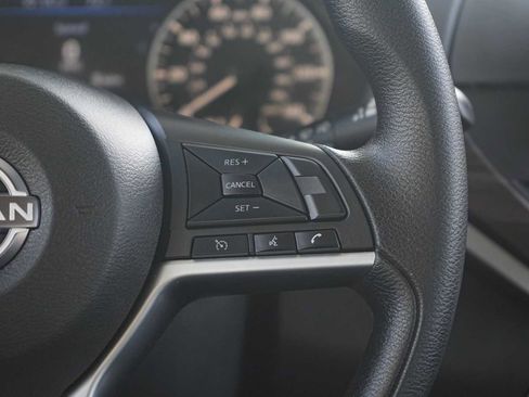 Used 2024 Nissan Altima 2.5 SV image 18