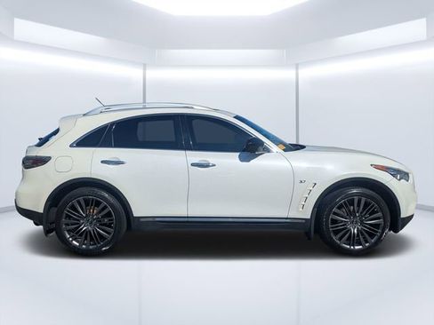 Used 2017 INFINITI QX70 AWD w/ Limited Package image 2