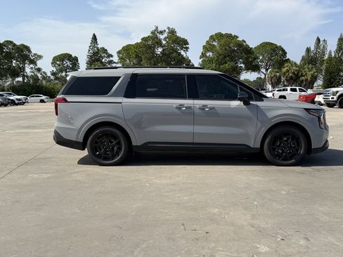 New 2026 Kia Carnival SX w/ SX Dark Edition Package FWD image 3
