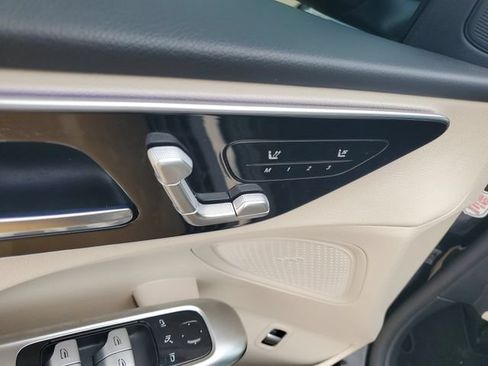 Used 2025 Mercedes-Benz C 300 4MATIC Sedan image 13