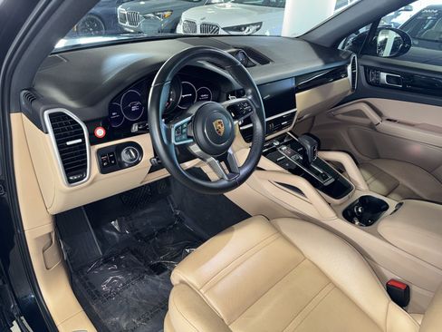 Used 2021 Porsche Cayenne image 20
