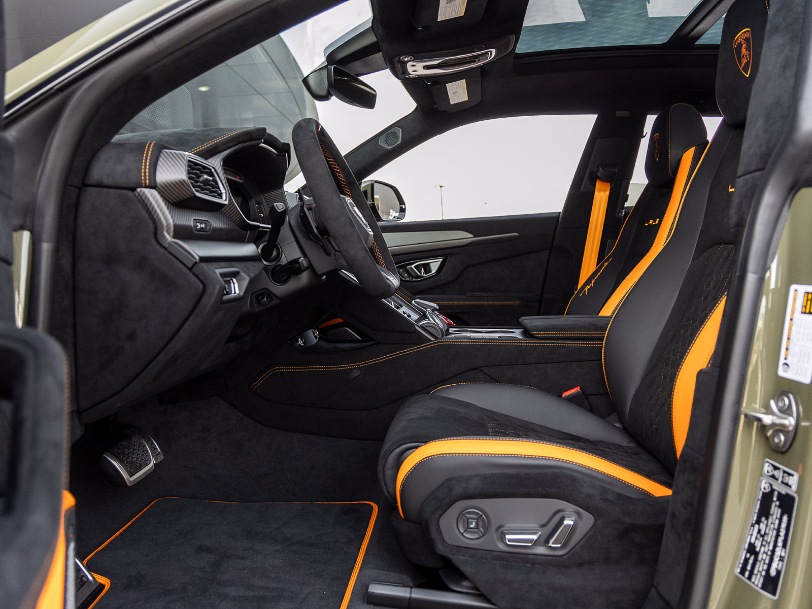 Used 2023 Lamborghini Urus Performante AWD/4WD image 27