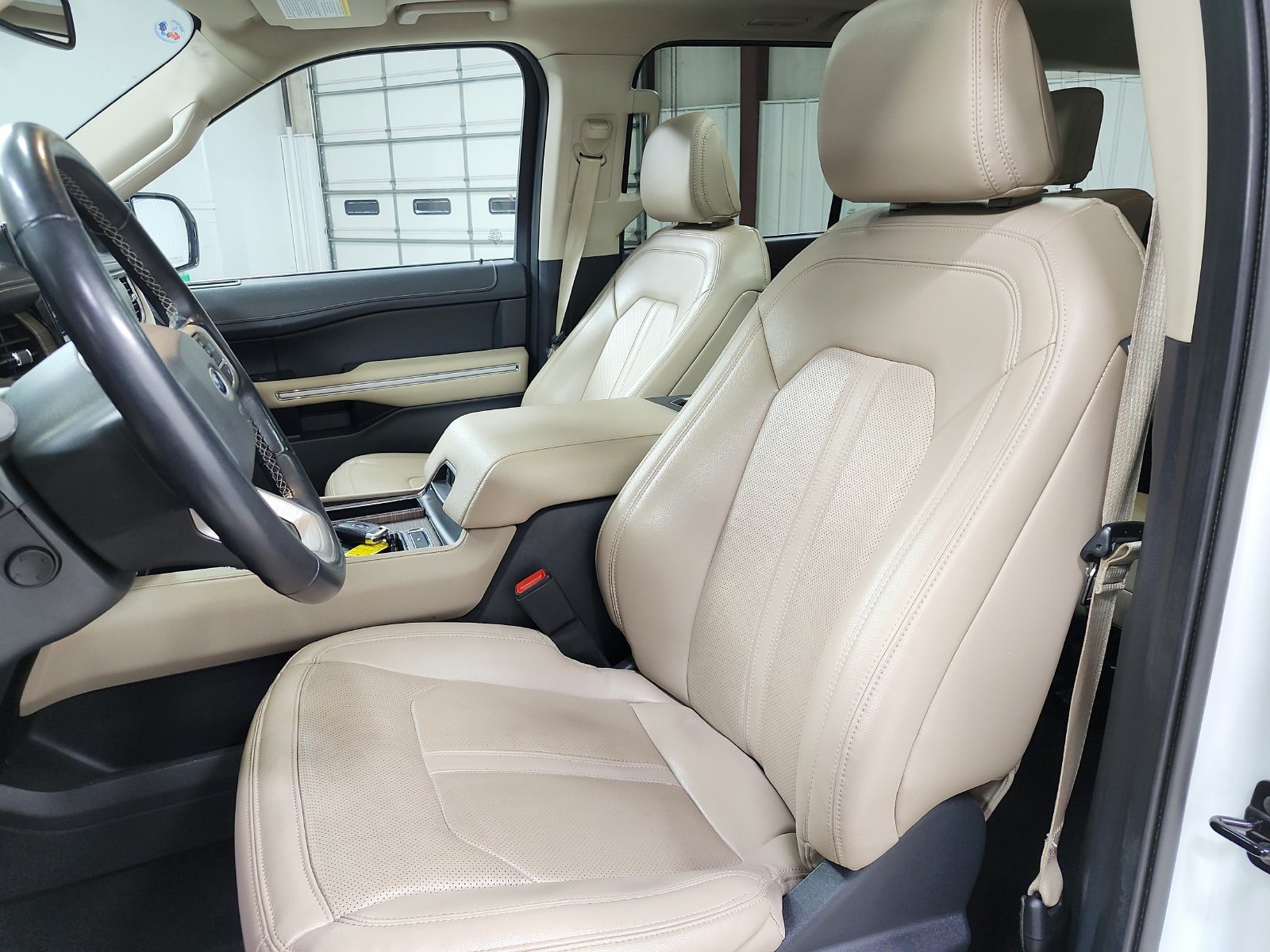Used 2024 Ford Expedition Limited RWD image 10