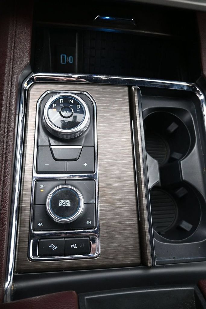 Used 2024 Ford Expedition Limited AWD/4WD image 17