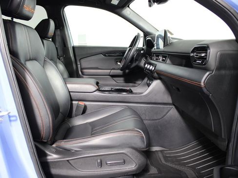 Used 2023 Honda Pilot TrailSport image 14