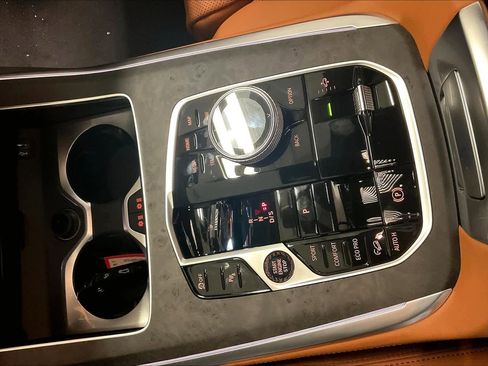 New 2026 BMW X7 xDrive40i image 7