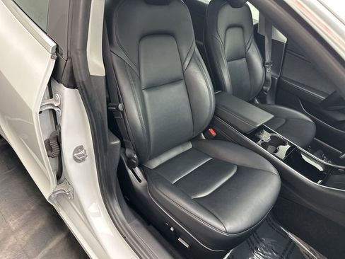 Used 2020 Tesla Model 3 Standard Range Plus image 9