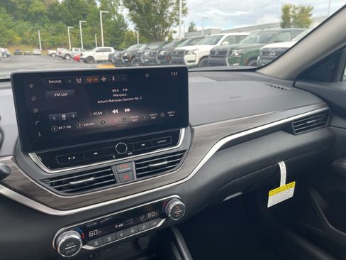 New 2025 Nissan Altima 2.5 SV w/ SV Special Edition Package image 18