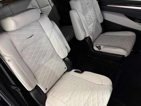 New 2026 Cadillac Escalade Platinum Sport AWD/4WD image 43