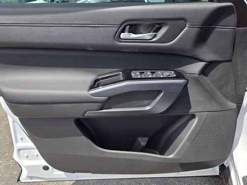 New 2026 Nissan Pathfinder SL w/ SL Premium Package FWD image 19