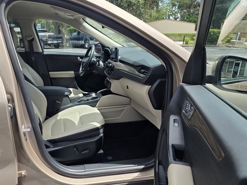 Used 2020 Ford Escape Titanium image 30