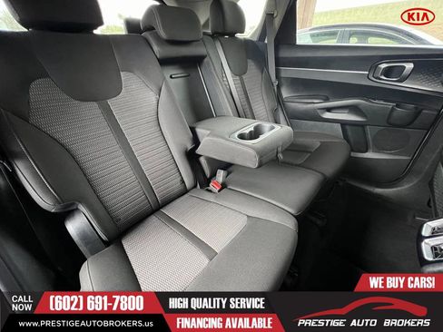 Used 2022 Kia Sorento LX image 45
