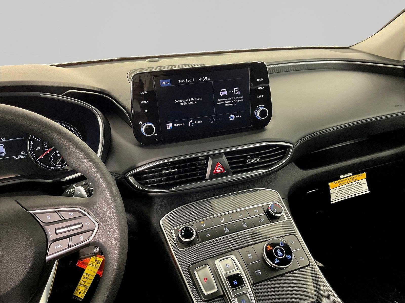 Used 2023 Hyundai Santa Fe SE w/ Cargo Package AWD/4WD image 9