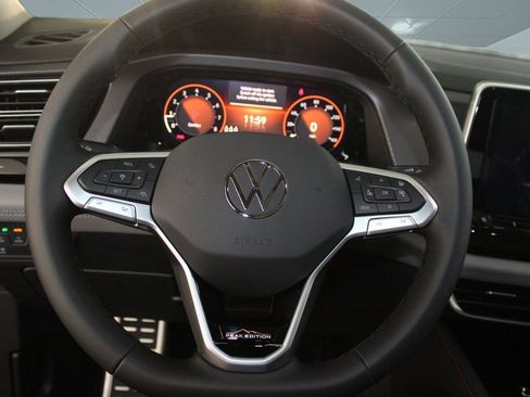 New 2026 Volkswagen Atlas Peak Edition image 34