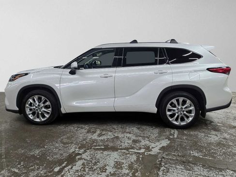 Used 2022 Toyota Highlander Limited AWD/4WD image 6
