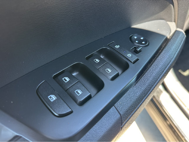 Used 2025 Kia Sportage LX FWD image 36
