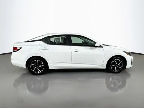 Used 2024 Nissan Sentra SV FWD image 8