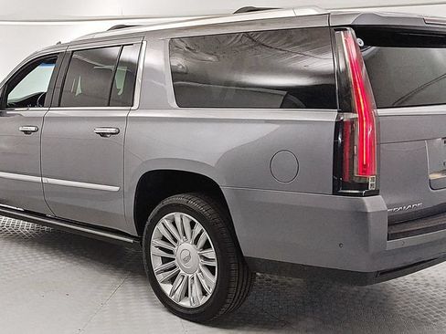 Used 2019 Cadillac Escalade ESV Platinum AWD/4WD image 4