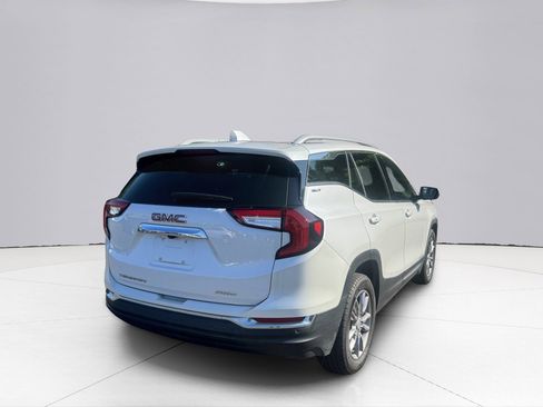 Used 2024 GMC Terrain SLT w/ Infotainment Package II image 14