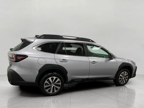 Used 2025 Subaru Outback Premium w/ Popular Package #1A AWD/4WD image 35