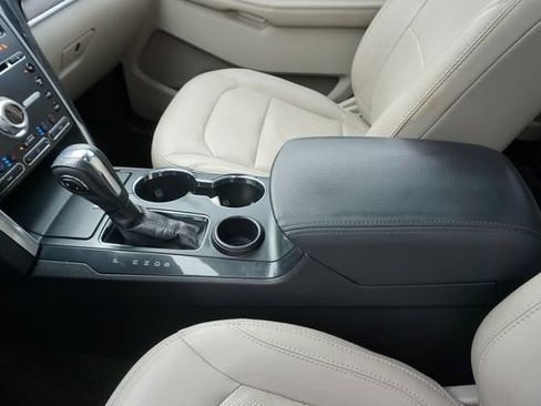 Certified 2018 Ford Explorer Limited FWD image 27