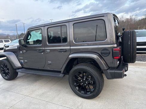 Used 2021 Jeep Wrangler Unlimited Sahara w/ Dual Top Group AWD/4WD image 9