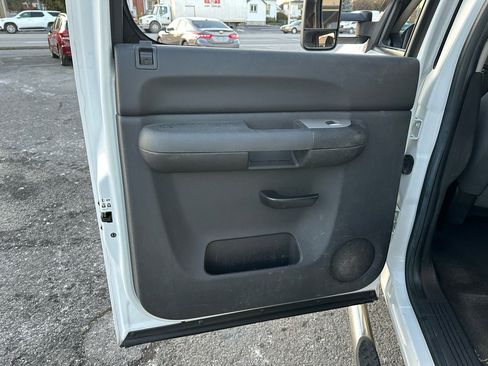 Used 2009 Chevrolet Silverado 2500 LT w/ Suspension Package, Off-Road image 34