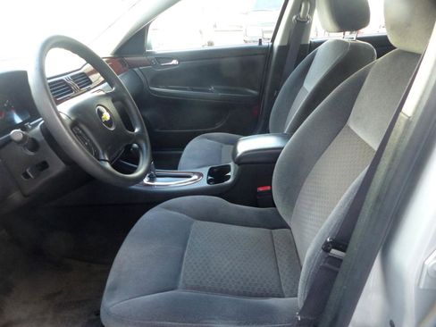 Used 2011 Chevrolet Impala LS FWD image 17