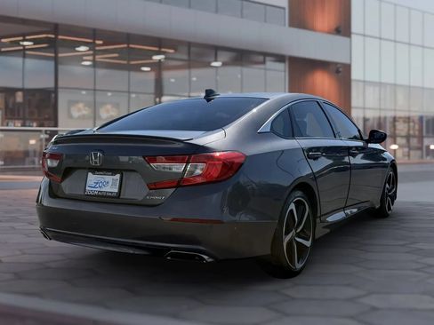 Used 2018 Honda Accord Sport image 9
