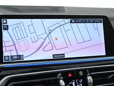 Used 2022 BMW X7 xDrive40i w/ M Sport Package image 16