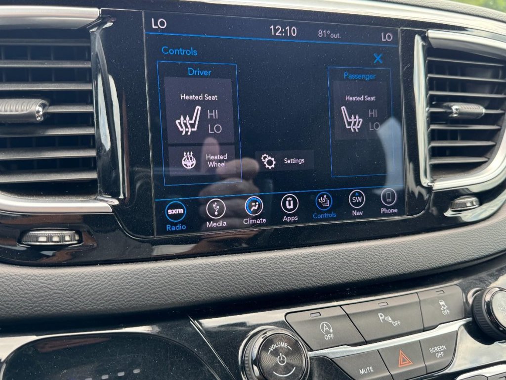 Used 2018 Chrysler Pacifica Touring-L Plus FWD image 22