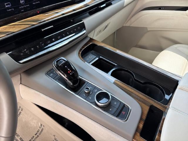 Certified 2024 Cadillac Escalade Sport Platinum AWD/4WD image 38