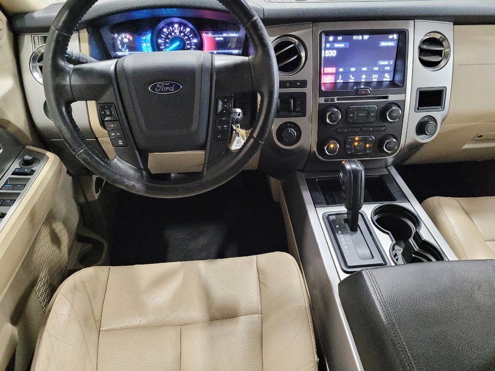 Used 2017 Ford Expedition XLT w/ Equipment Group 202A AWD/4WD image 22