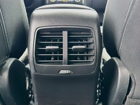 Used 2021 Ford Escape SE w/ SE Sport Appearance Package FWD image 16