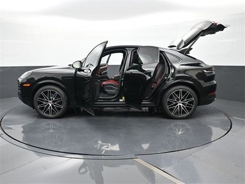 New 2026 Porsche Cayenne E-Hybrid Coupe image 28