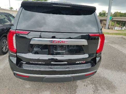 Used 2024 GMC Yukon XL AT4 w/ Technology Package AWD/4WD image 9