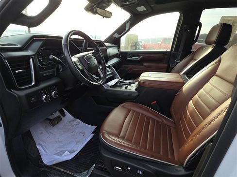 Used 2024 GMC Sierra 2500 Denali Ultimate w/ Max Trailering Package image 9