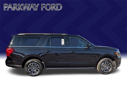 Used 2024 Ford Expedition Max XLT image 4
