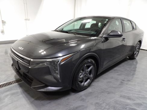 Used 2025 Kia K4 FWD image 3