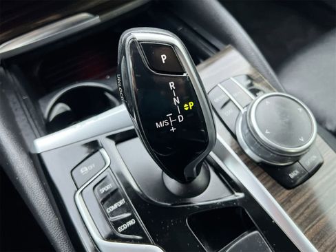 Used 2018 BMW 530i xDrive w/ Premium Package image 32