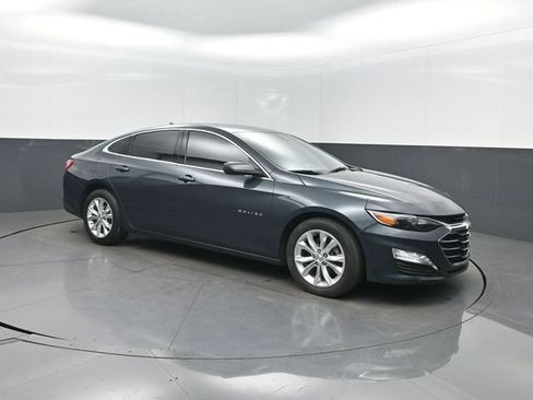 Used 2020 Chevrolet Malibu LT FWD image 38