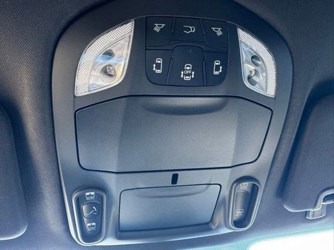 New 2026 Chrysler Pacifica Limited w/ S Appearance Package image 12