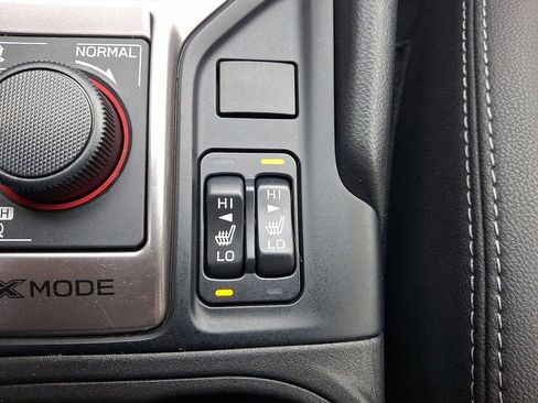 Used 2020 Subaru Forester Premium AWD/4WD image 24