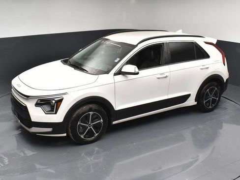 Used 2025 Kia Niro EX FWD image 41