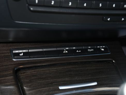 Used 2013 BMW Z4 sDrive28i RWD image 16